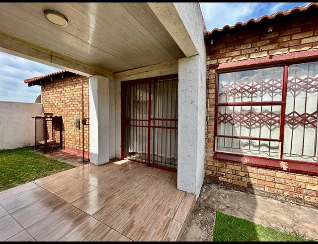 3 BEDROOM HOUSE FOR SALE IN KARENPARK